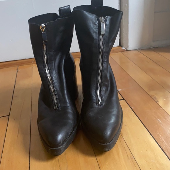 Zara leather zip up heeled boots - Picture 2 of 5